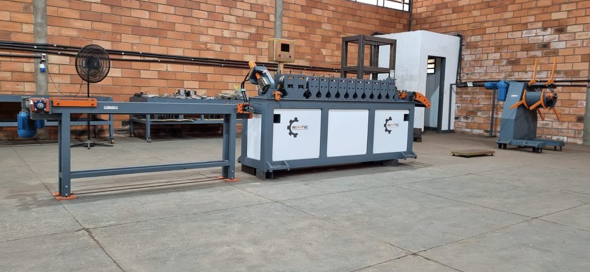 Perfiladeira RF030