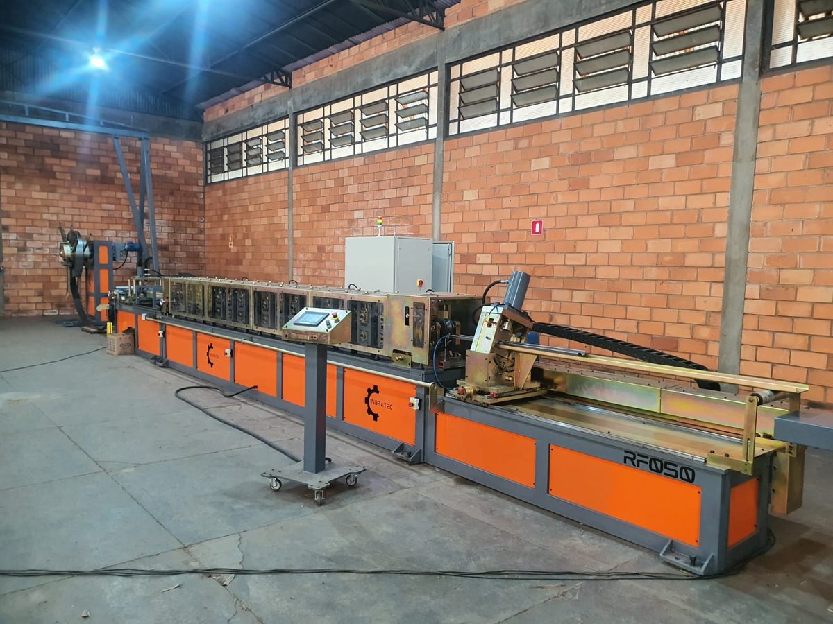 Perfiladeira RF050